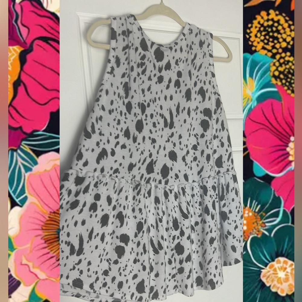 White and black sleeveless top